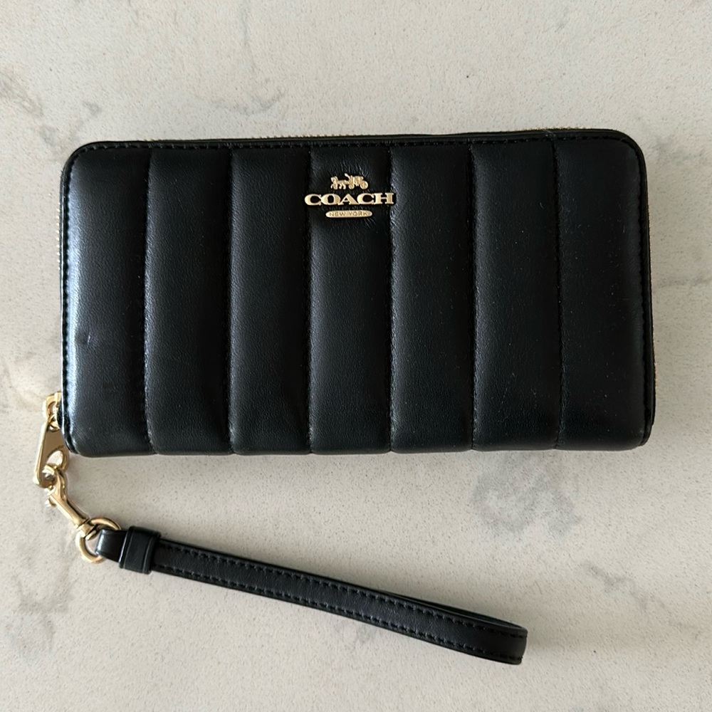 NWOT Coach wallet/wristlet
